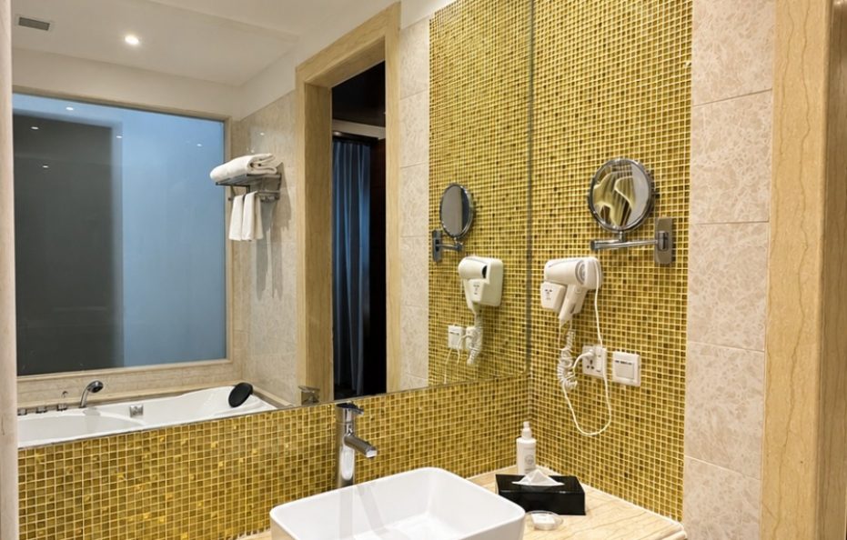Golden Tulip Kukas, Jaipur